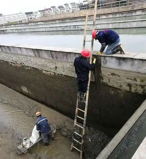 石河镇污水池堵漏